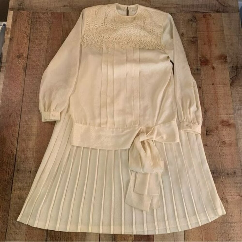 In the Mood vintage grandma core pale yellow lace blouse with skirt size 12
